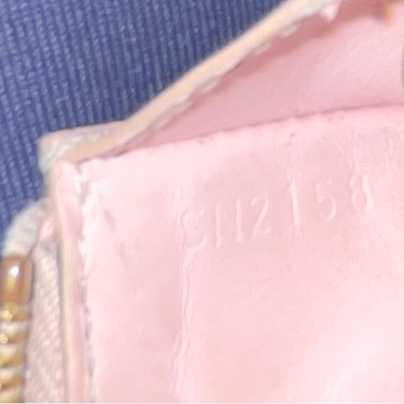 💯Authentic Louis Vuitton Patent Leather Cles Pouch/Card Holder, Gift Box & Bag - Picture 15 of 16